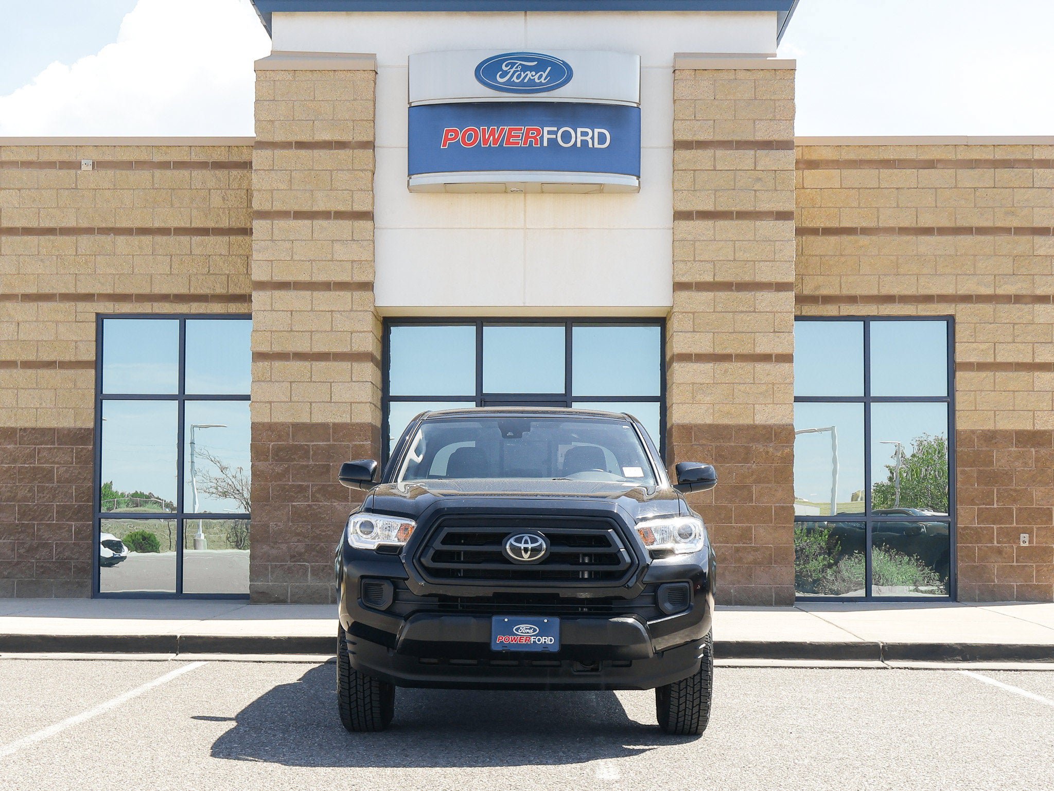Used 2021 Toyota Tacoma SR AWD/4WD image 3