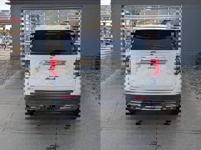 Certified 2022 Ford Explorer XLT w/ Equipment Group 202A image 4