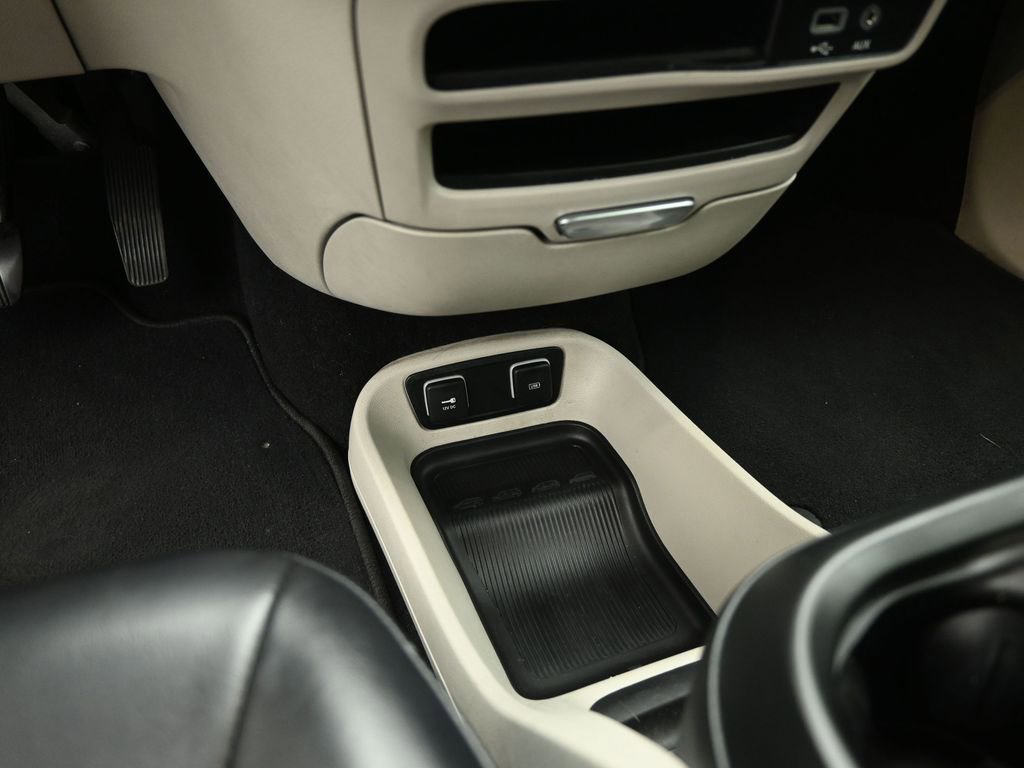 Used 2020 Chrysler Voyager Lxi image 20
