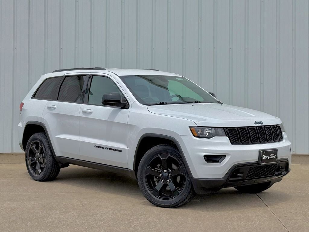 Used 2020 Jeep Grand Cherokee Laredo AWD/4WD image 8