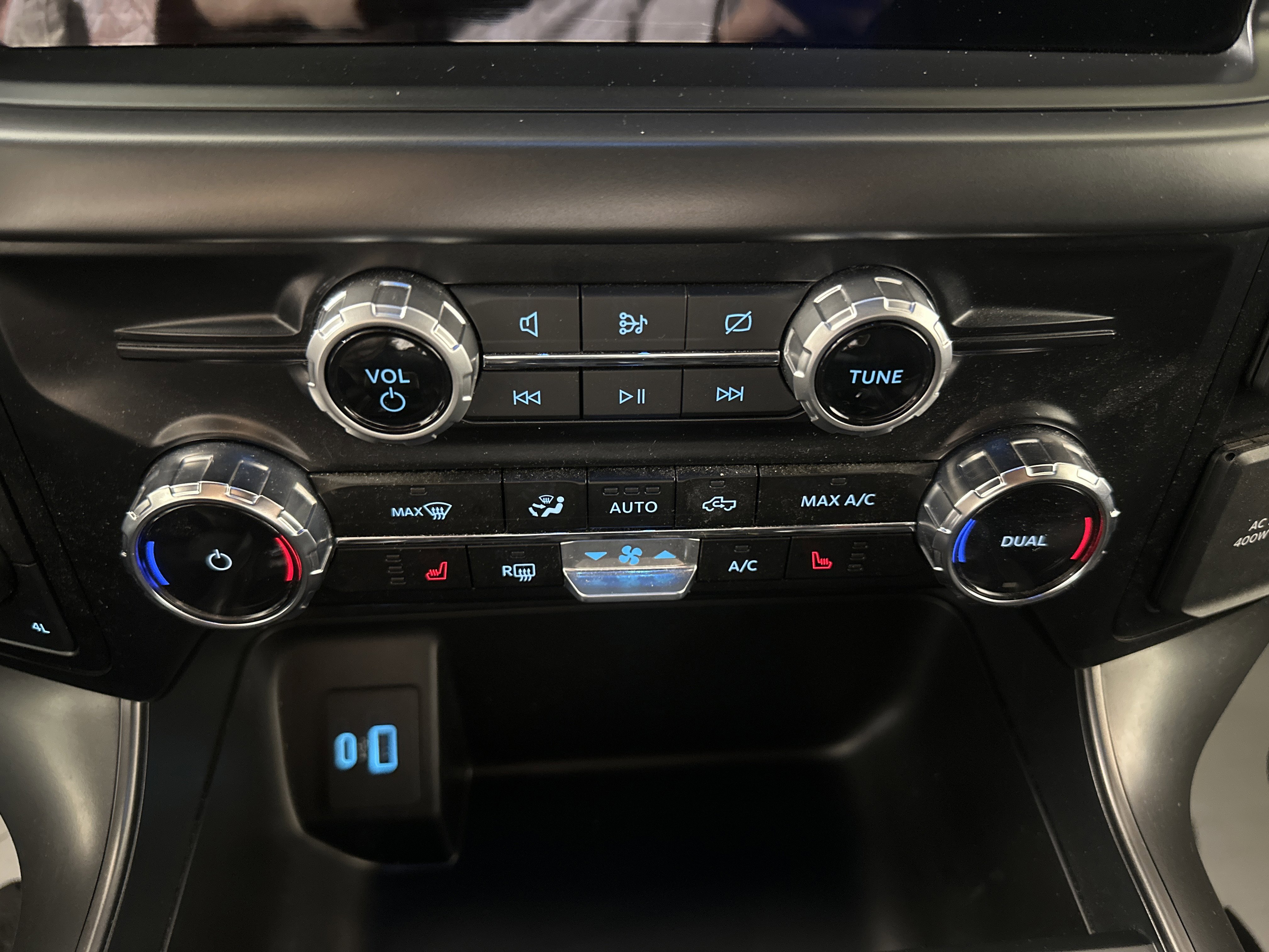 Certified 2024 Ford F150 XLT w/ Equipment Group 302A MID image 20