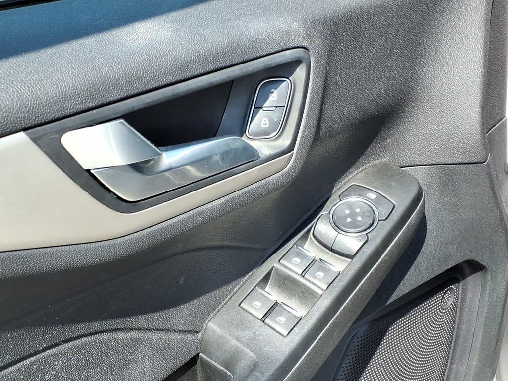 Certified 2022 Ford Escape SEL AWD/4WD image 5