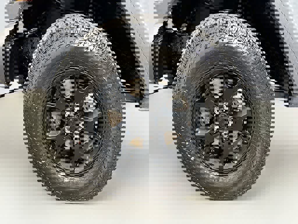 Used 2023 Jeep Wrangler Willys image 11