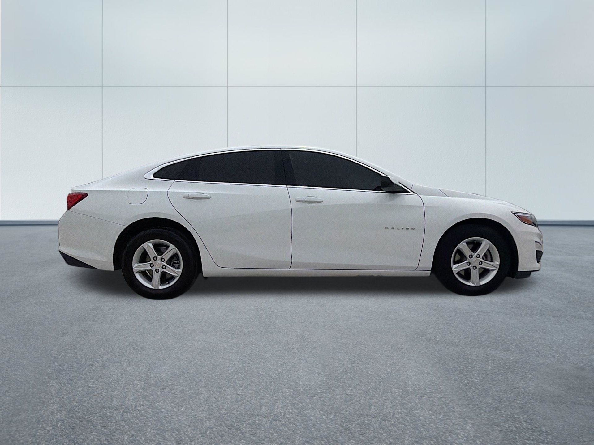 Used 2025 Chevrolet Malibu LS w/ LPO, Floor Liner Package FWD image 4