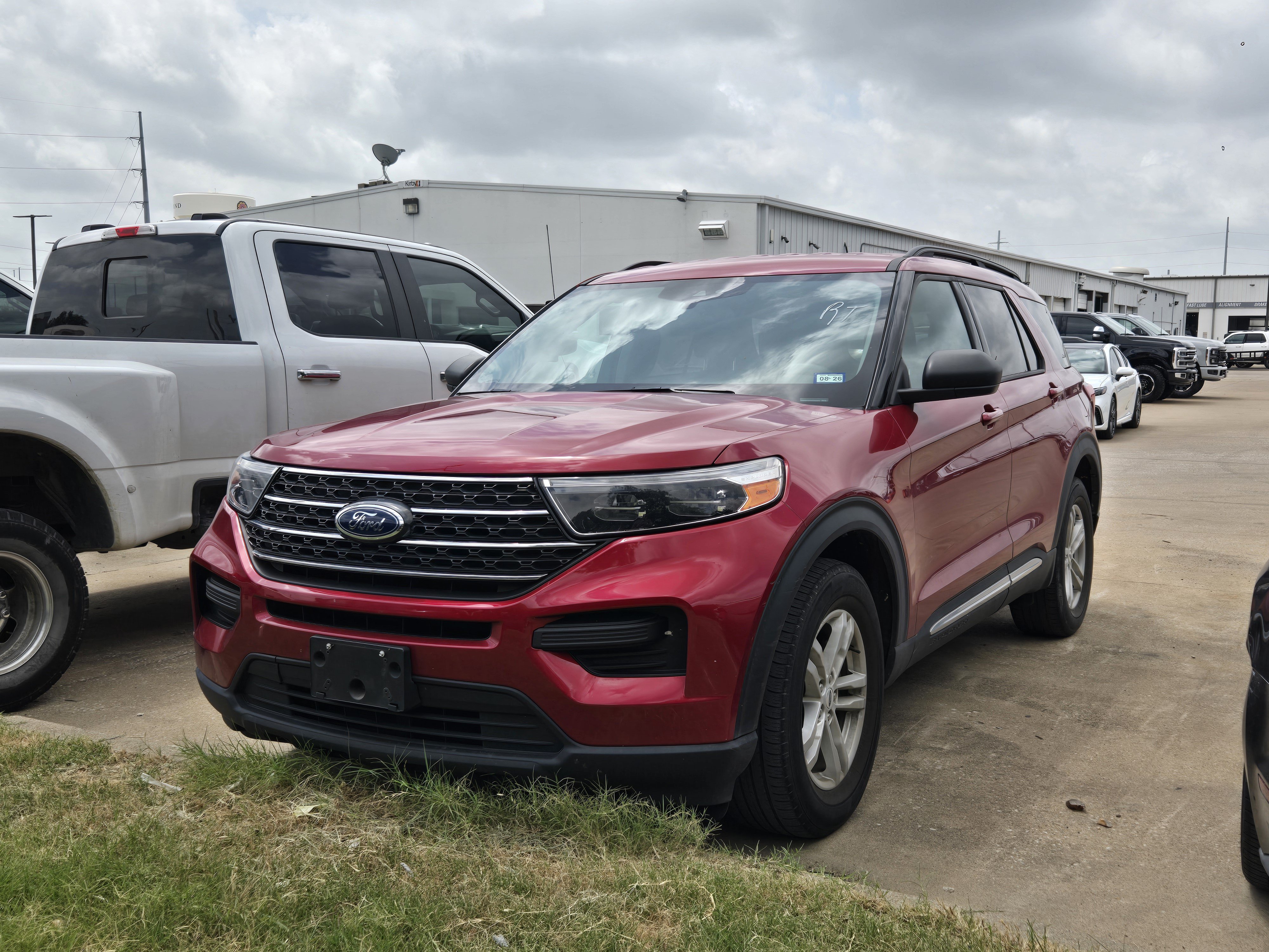 Certified 2023 Ford Explorer XLT RWD image 3