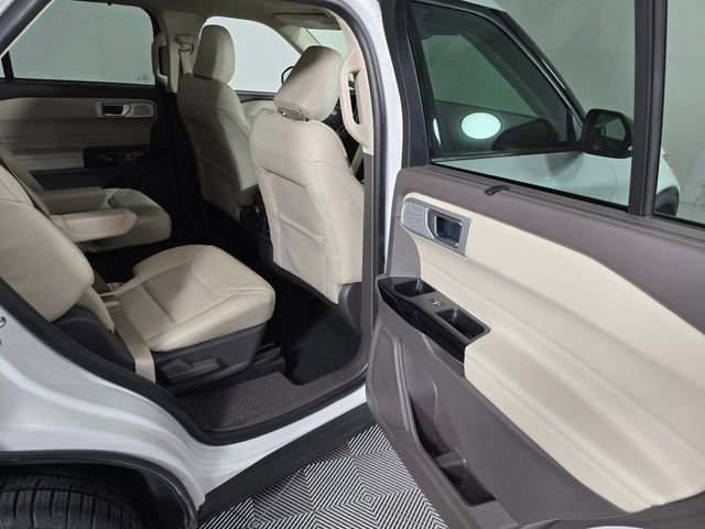 Certified 2023 Ford Explorer Platinum w/ Technology Package AWD/4WD image 13
