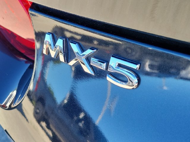 Used 2022 MAZDA MX-5 Miata Sport RWD image 8