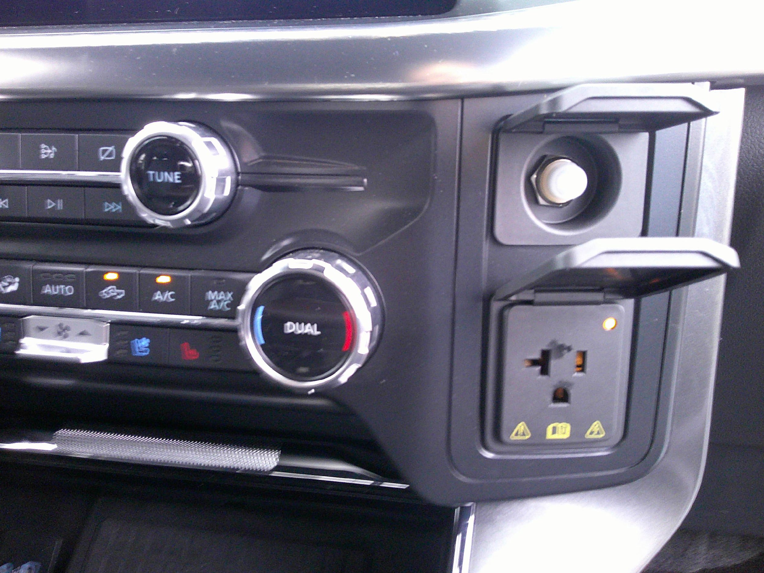 Certified 2022 Ford F150 Lariat w/ Max Trailer Tow Package AWD/4WD image 18