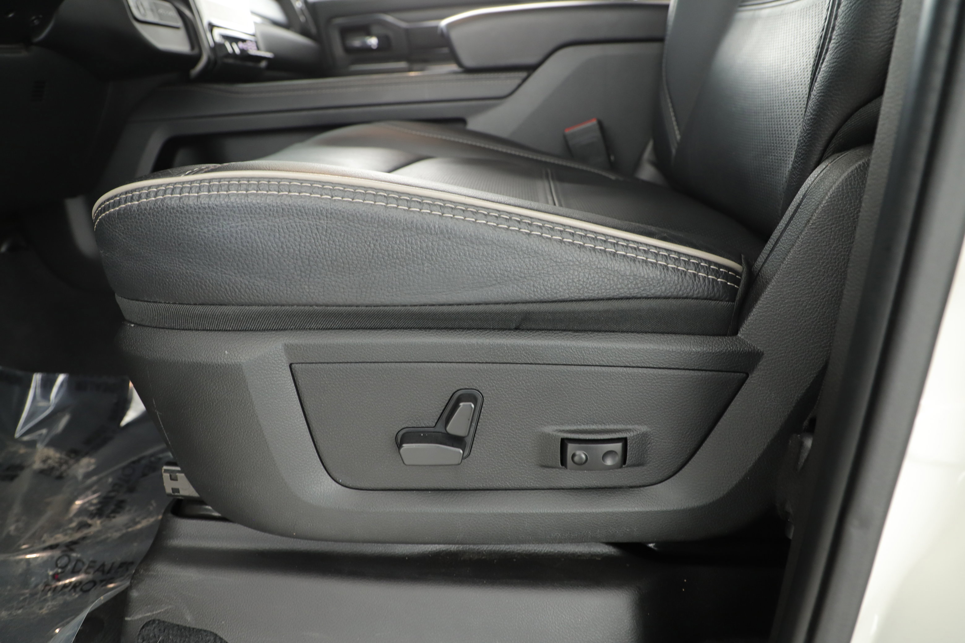 Used 2024 RAM 2500 Limited image 14