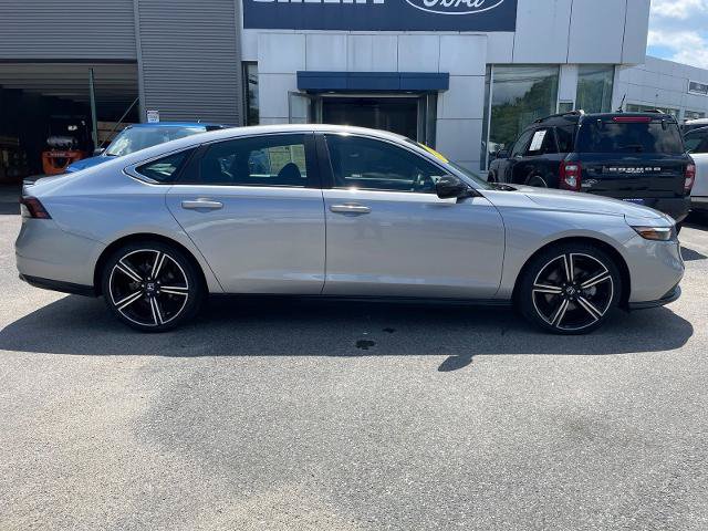 Used 2023 Honda Accord Sport image 2
