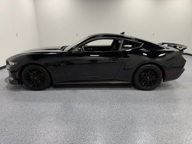 Certified 2024 Ford Mustang Coupe RWD image 8