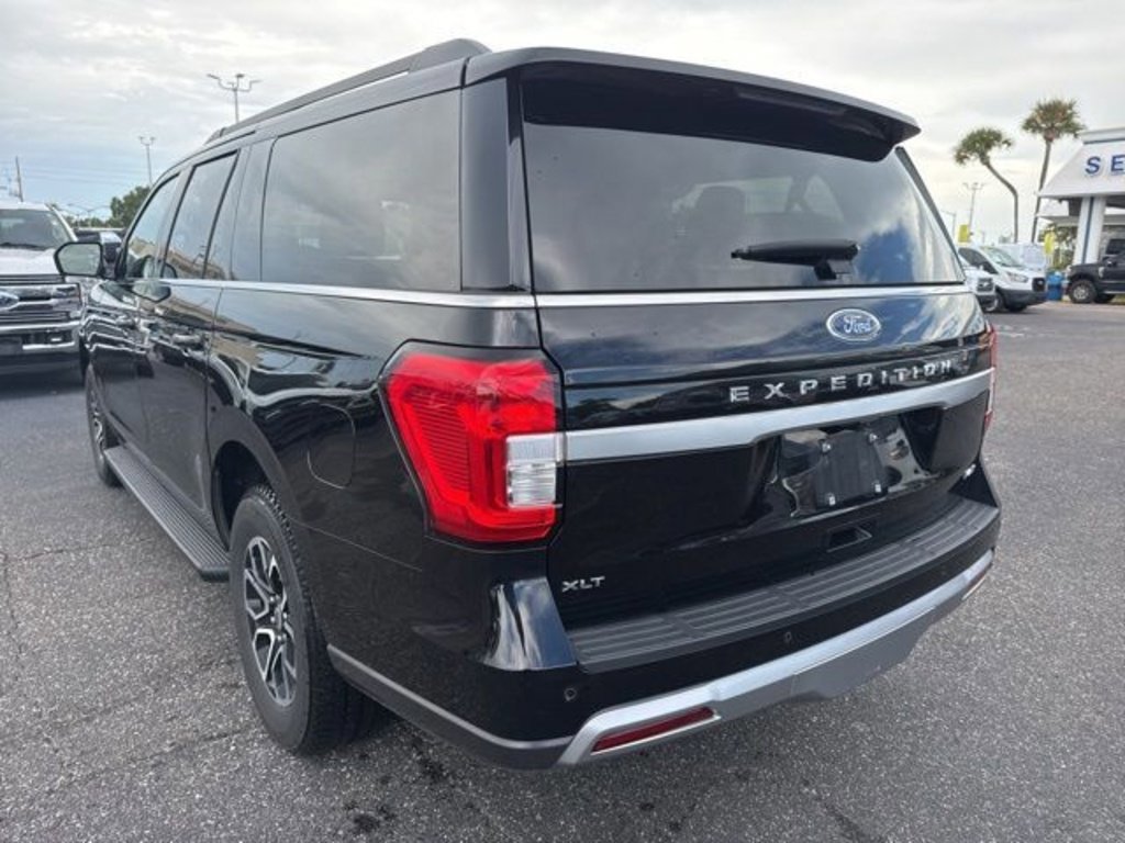 Certified 2024 Ford Expedition Max XLT image 7