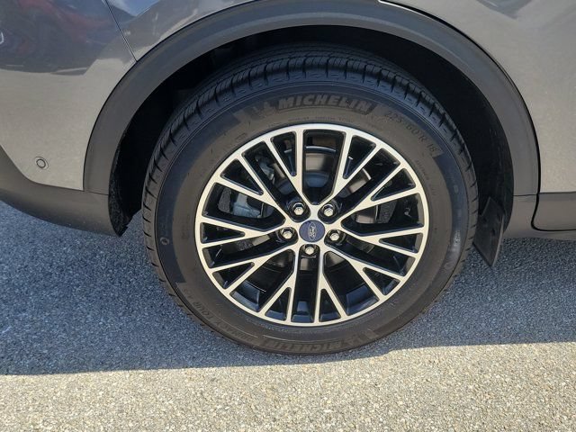 Certified 2022 Ford Escape Titanium w/ Titanium Premium Package FWD image 12