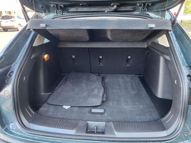 Used 2025 Chevrolet Trax LT FWD image 17