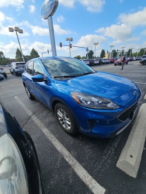 Certified 2020 Ford Escape SE FWD image 2