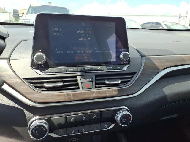 Used 2024 Nissan Altima 2.5 SV FWD image 11
