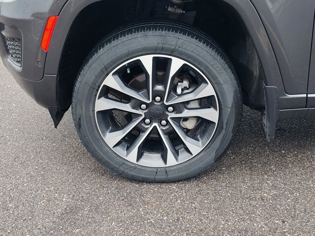 Used 2022 Jeep Grand Cherokee Overland AWD/4WD image 9