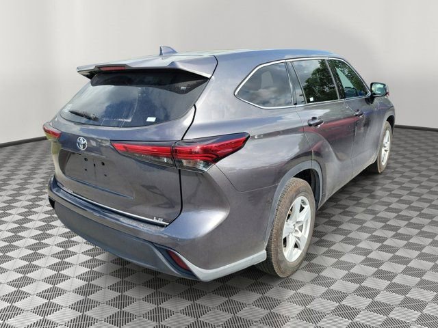 Used 2021 Toyota Highlander LE FWD image 4