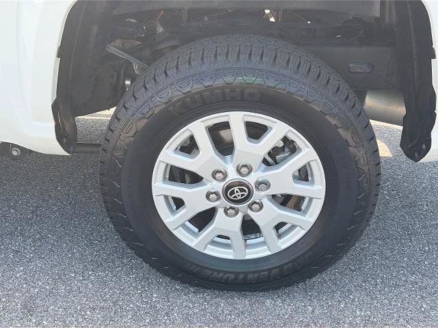 Used 2024 Toyota Tacoma SR5 AWD/4WD image 21