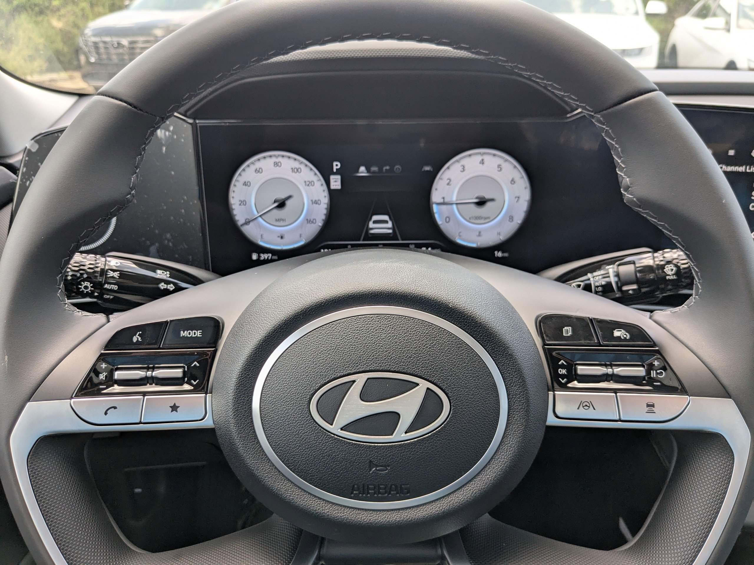 Used 2025 Hyundai Elantra Limited w/ Cargo Package FWD image 23