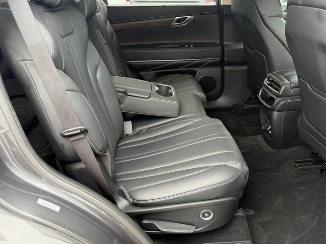 Used 2022 Genesis GV80 2.5T AWD/4WD image 35