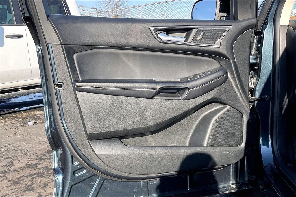 Certified 2022 Ford Edge SE w/ Black Appearance Package image 20