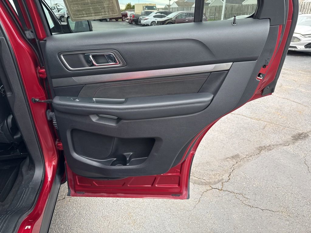 Certified 2019 Ford Explorer XLT w/ Equipment Group 202A AWD/4WD image 36
