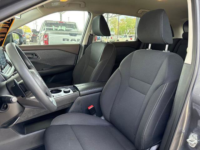 Used 2023 Nissan Rogue S AWD/4WD image 14