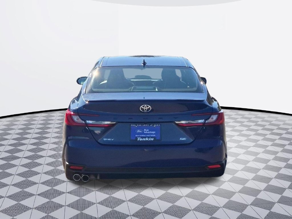 Used 2025 Toyota Camry SE FWD image 5