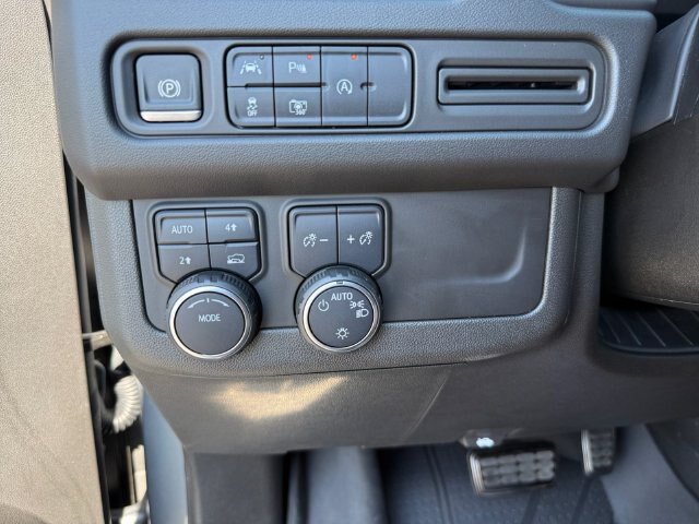 Used 2024 Chevrolet Tahoe RST w/ RST Performance Edition AWD/4WD image 6