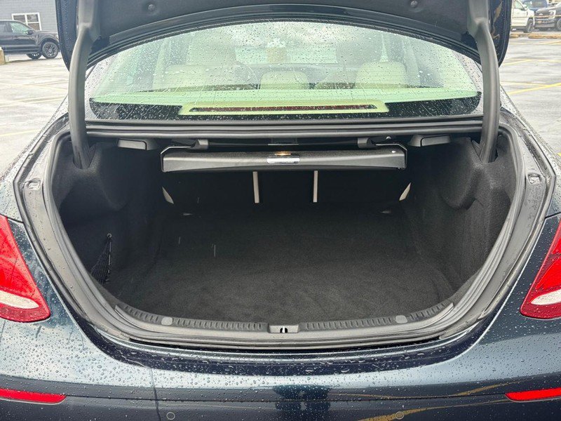 Used 2017 Mercedes-Benz E 300 4MATIC image 8