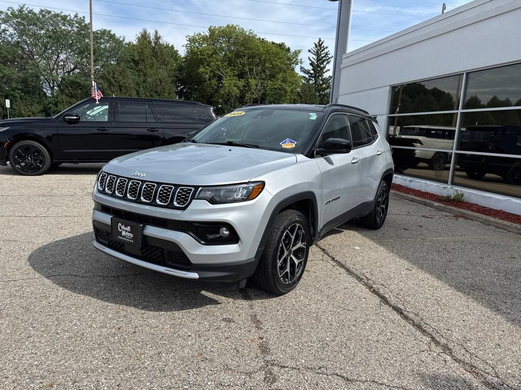 Used 2025 Jeep Compass Limited AWD/4WD image 7