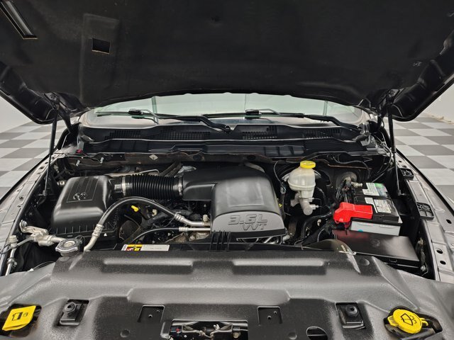 Used 2018 RAM 1500 Express AWD/4WD image 16