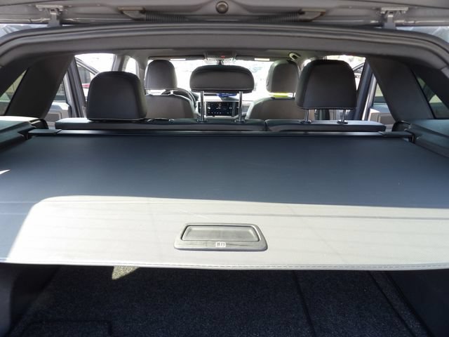 Used 2020 Volkswagen Atlas Cross Sport SE w/ Panoramic Sunroof Package FWD image 28
