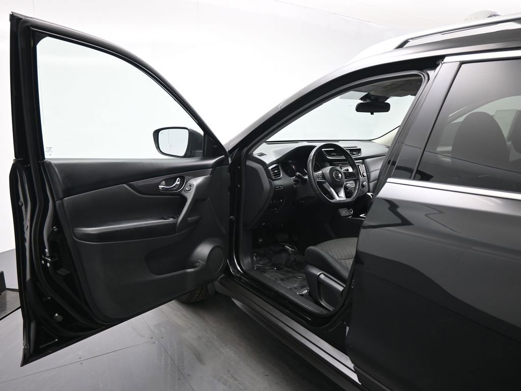 Used 2019 Nissan Rogue S w/ Special Edition Package image 9