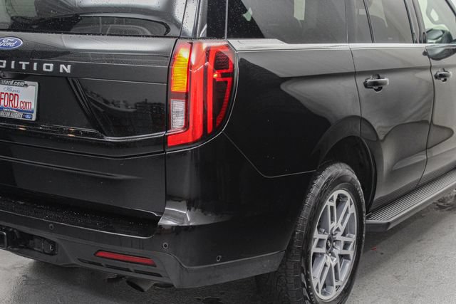 Certified 2025 Ford Expedition Active AWD/4WD image 9