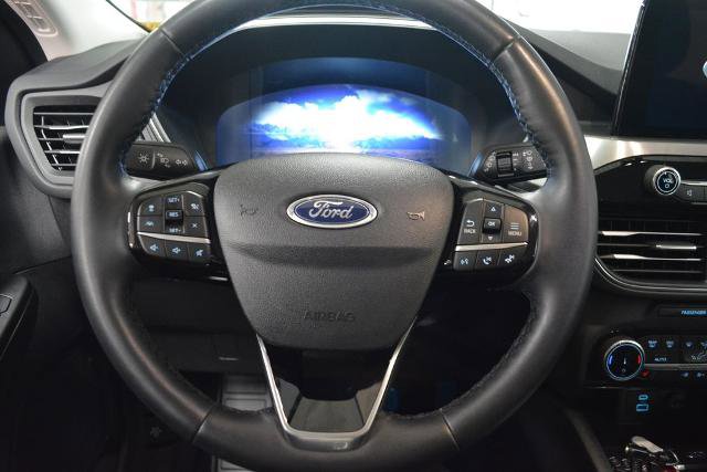 Certified 2022 Ford Escape Titanium w/ Class II Trailer Tow Package image 19