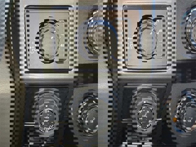 Certified 2019 Ford F150 XLT w/ Equipment Group 302A Luxury image 17