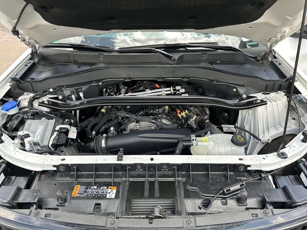 Certified 2025 Ford Explorer ST-Line w/ ST-Line Street Pack AWD/4WD image 30