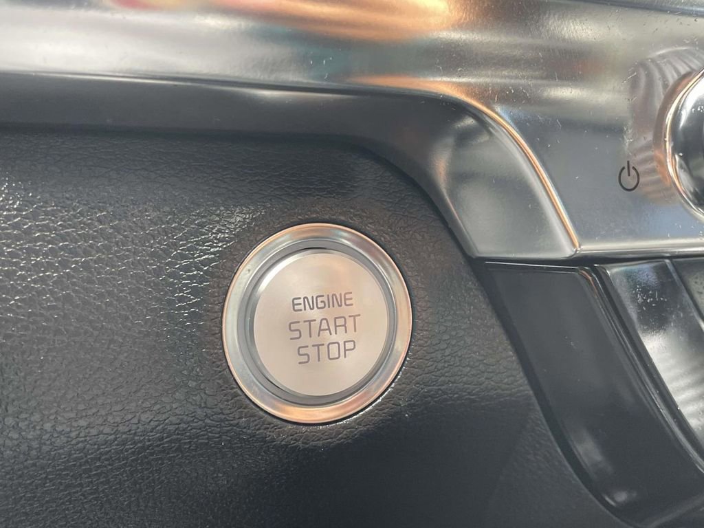 Used 2022 Kia Telluride EX w/ EX Premium Package image 16