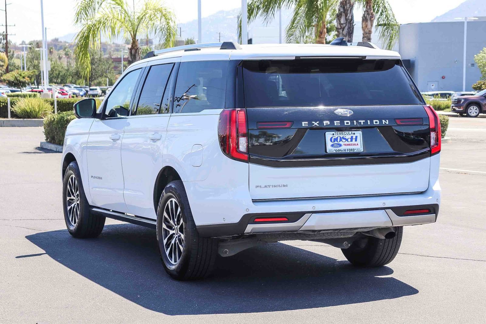 Certified 2025 Ford Expedition Platinum AWD/4WD image 6
