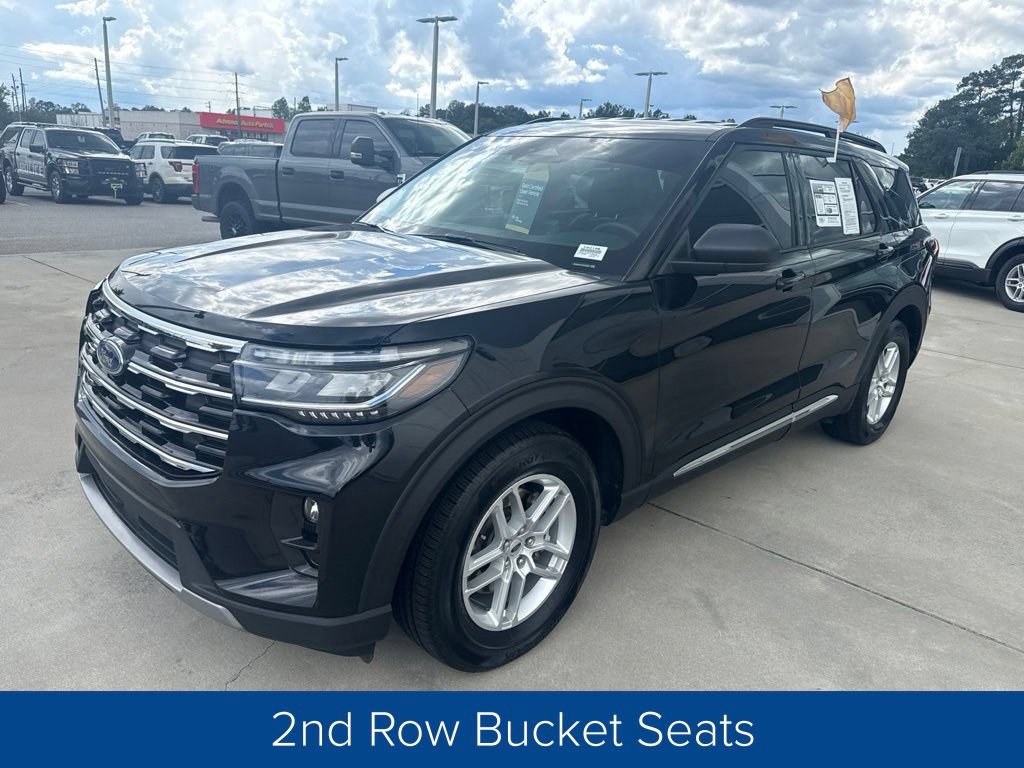 Certified 2025 Ford Explorer Active w/ Active Comfort Package RWD image 3