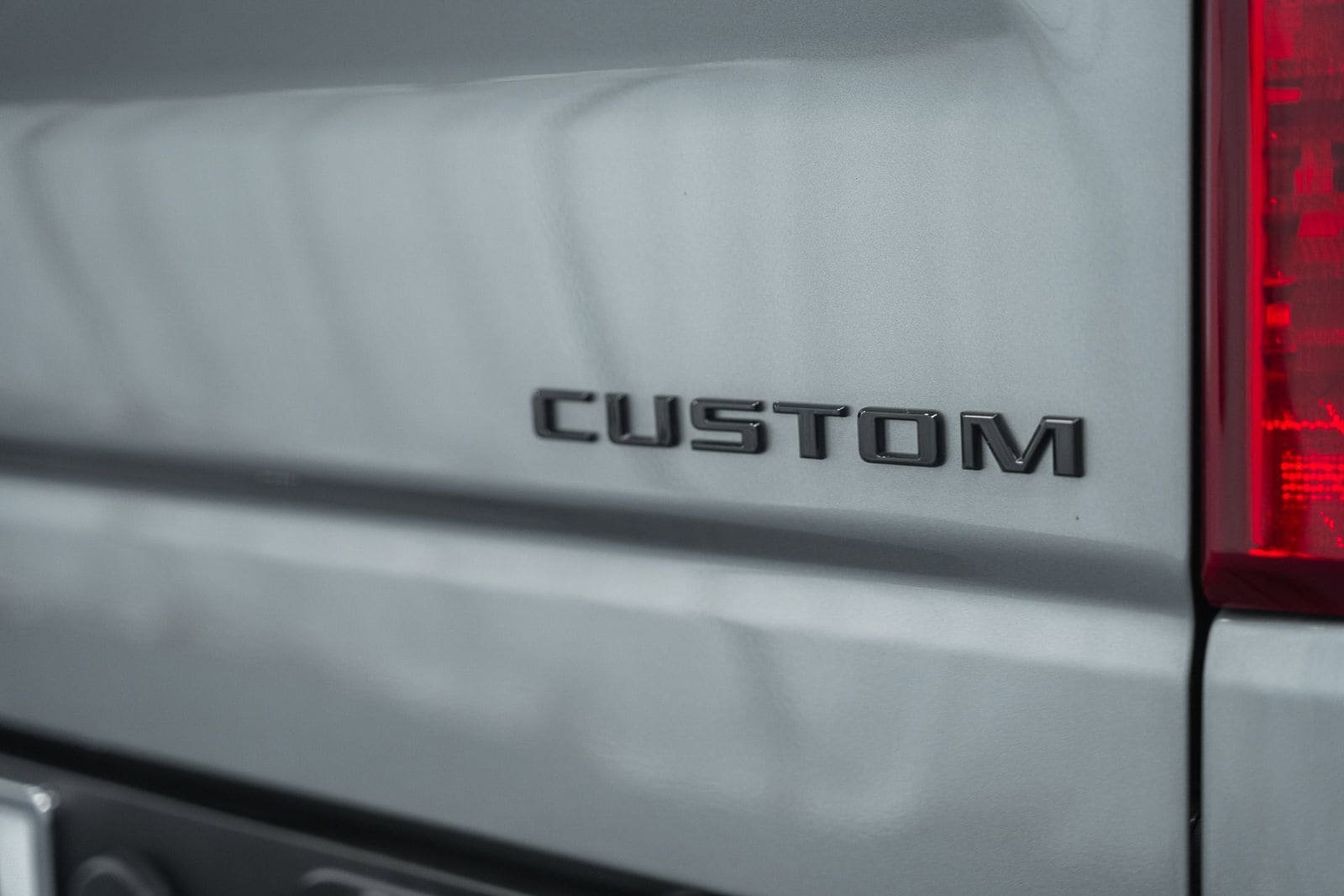 Used 2025 Chevrolet Silverado 1500 Custom Trail Boss w/ Dark Appearance Package AWD/4WD image 9