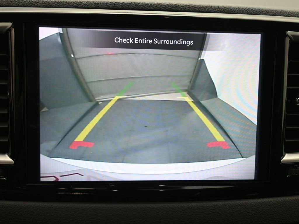 Used 2023 Chrysler Pacifica Touring-L FWD image 12