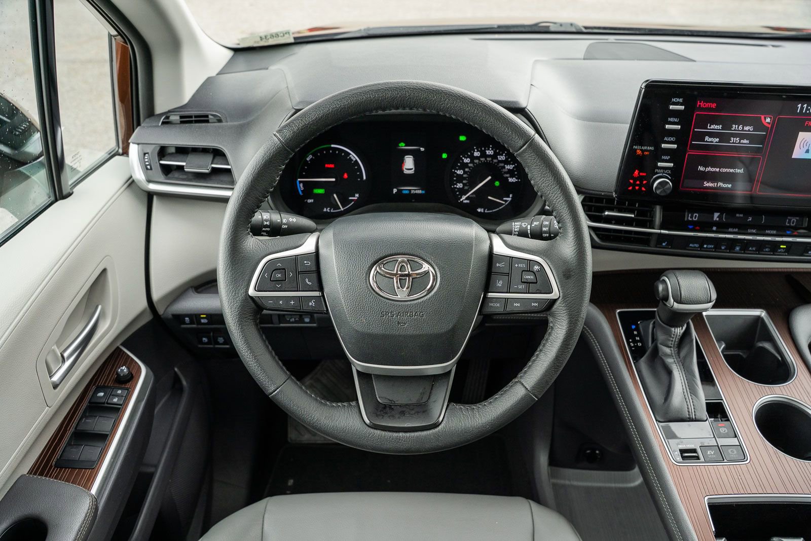 Used 2022 Toyota Sienna XLE FWD image 31