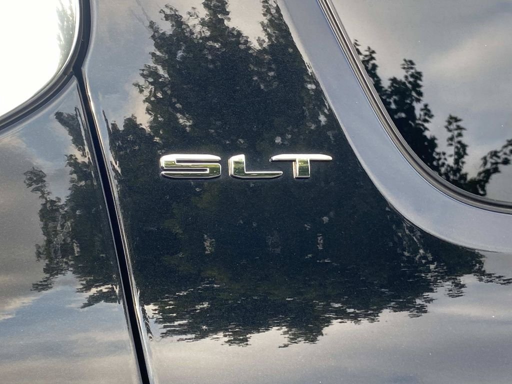 Used 2023 GMC Acadia SLT AWD/4WD image 14