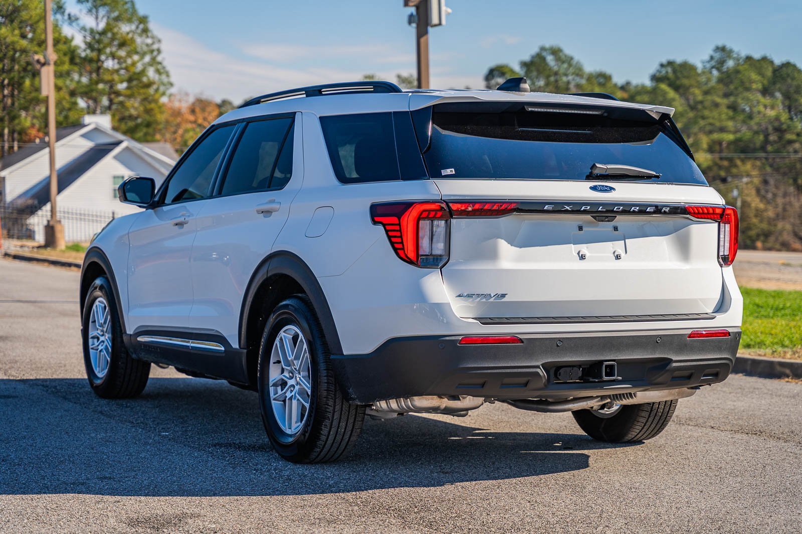 Certified 2025 Ford Explorer Active image 5