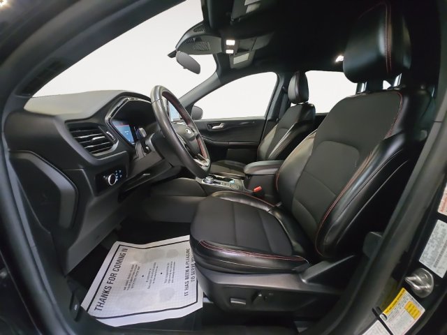 Certified 2025 Ford Escape ST-Line AWD/4WD image 11