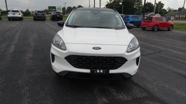 Certified 2022 Ford Escape SE w/ SE Sport Appearance Package image 8