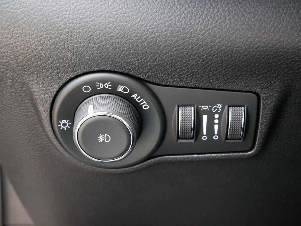 Used 2024 Jeep Compass Trailhawk AWD/4WD image 16